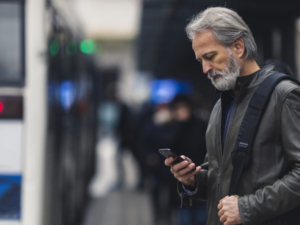 Smartphone Use & Posture | Weekly Bulletins | Andrew Weil, M.D.
